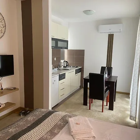 Orela شقة زينيتشا